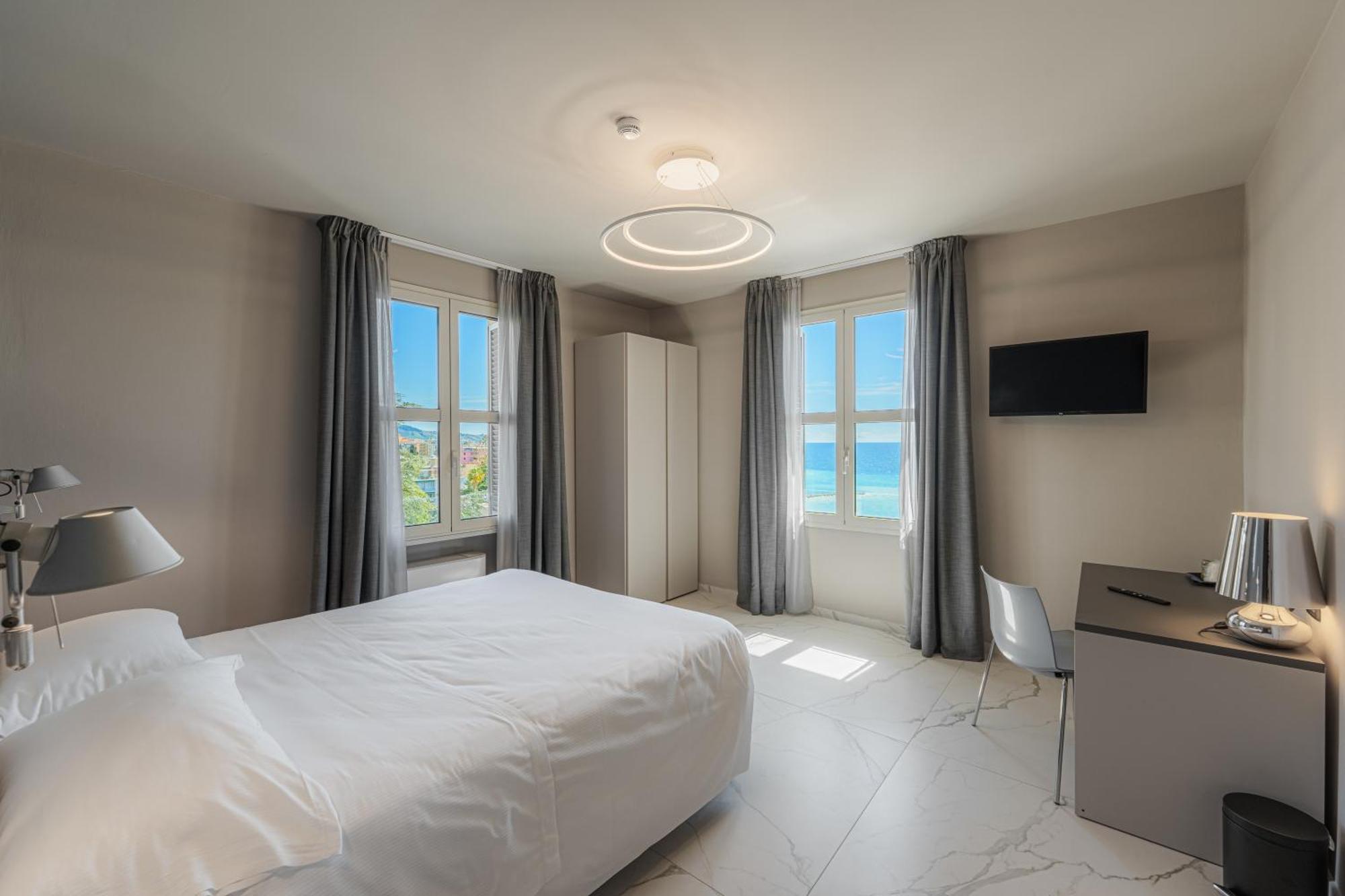 Hotel Villa Levi Sanremo Exterior photo