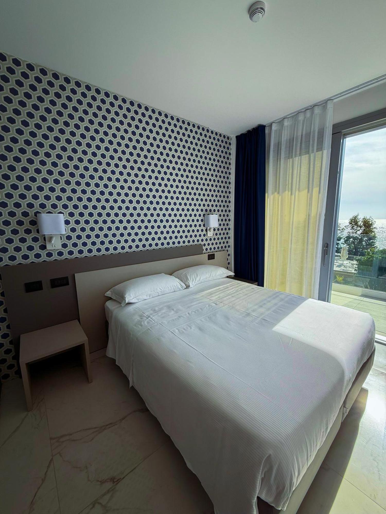Hotel Villa Levi Sanremo Exterior photo